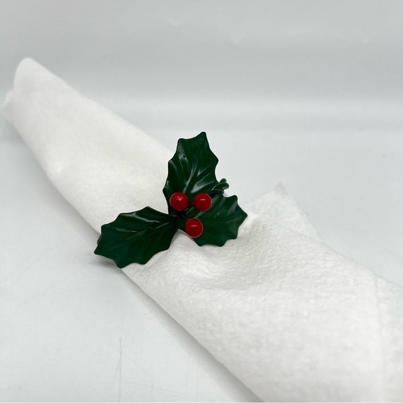 Vintage Metal Christmas Napkin Rings Green Holly Berry Braided Rope Set‎ of 12 - Picture 1 of 8